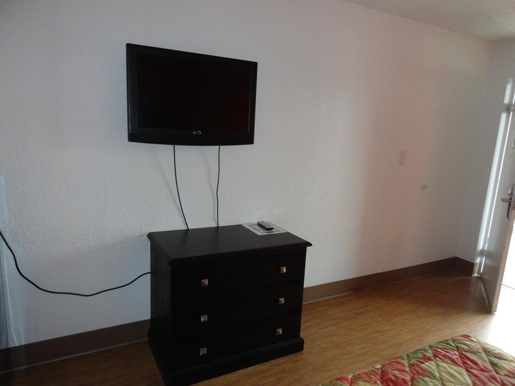 Econo Lodge Metropolis Cameră foto